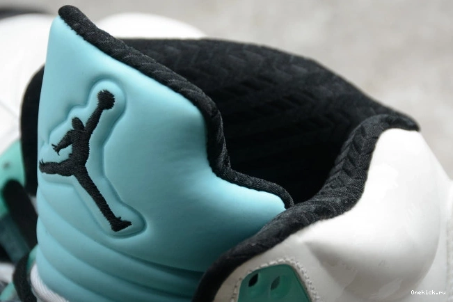 One Kick Air Green Jordan CN2932-100 Island 5 0708